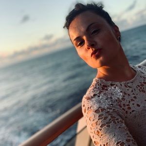 Meet your Posher, Kayla